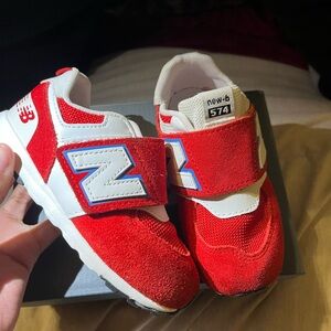 8 1/2 Kids, red and white 574 NEW-BALANCE HOOK & LOOP